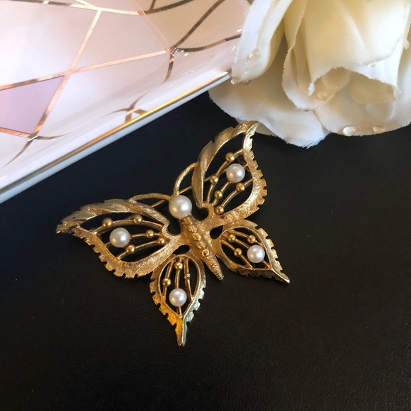 Jewelry - Vintage Butterfly Brooch